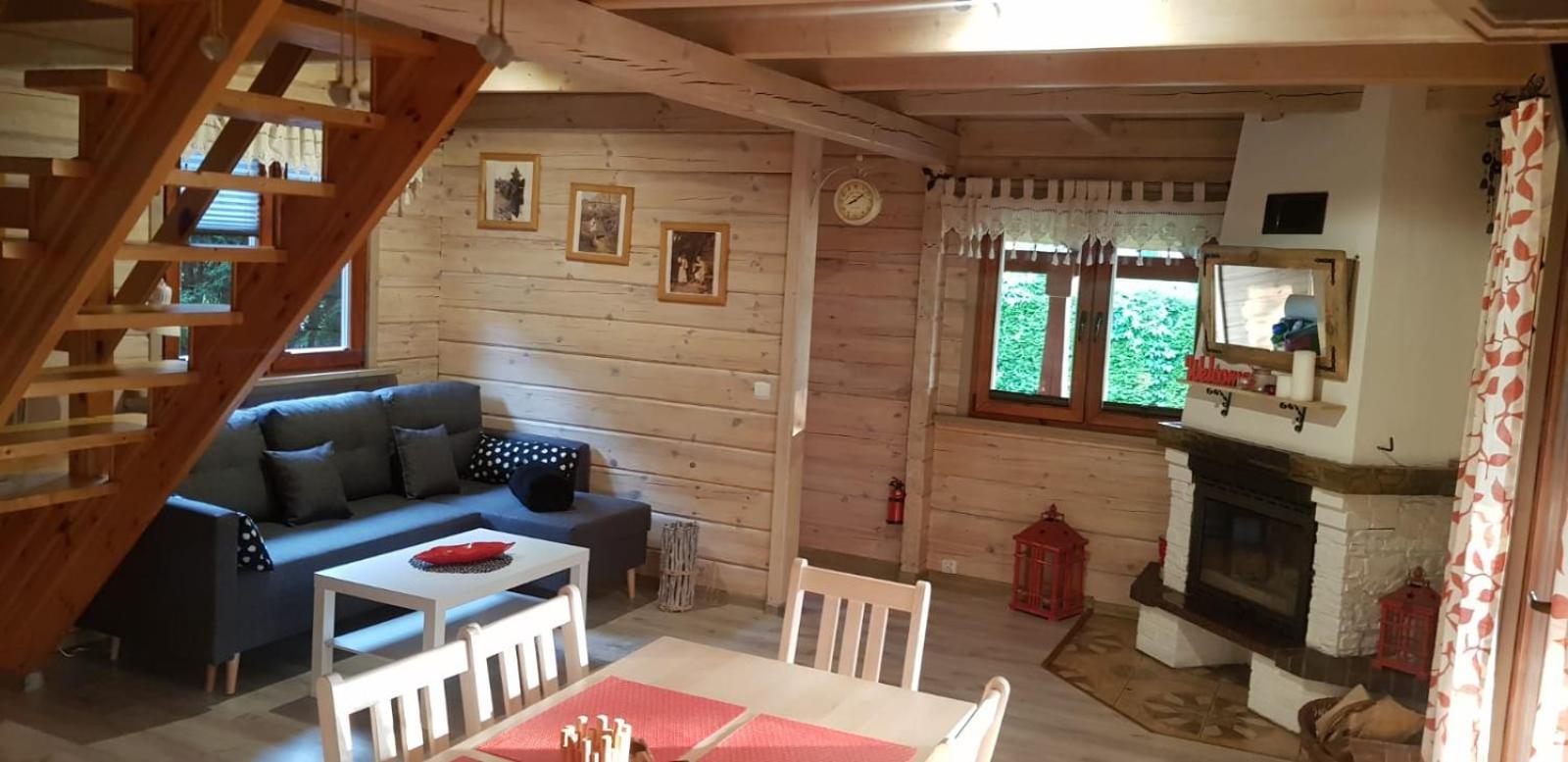 Nad Jeziorem Olow Apartment